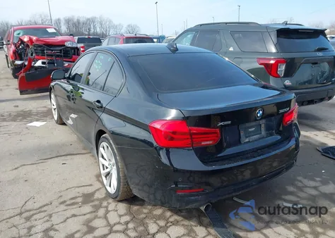 2016 BMW 320I xDrive z USA, uszkodzony, nr VIN WBA8A3C57GK690219